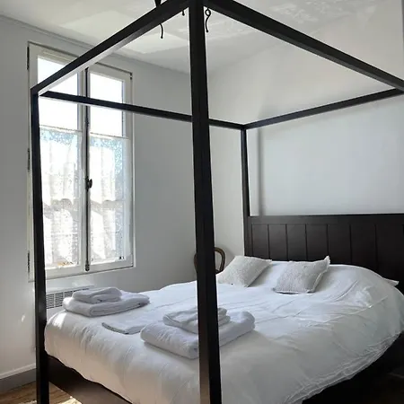 Maison De La Calonne - Riverside House & Terrace Ferienhaus